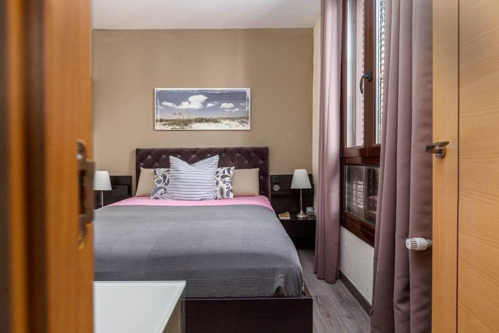 One Bedroom In City Center Appartamento *